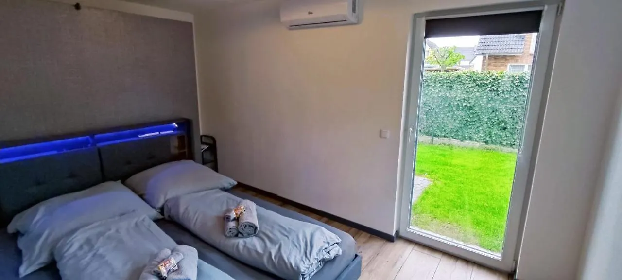 Gemuetlicher Bungalow Naehe Volksparkstadion Hamburg Deutschland
